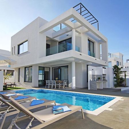 Villa Queen Eleanor โปรทาราส ภายนอก รูปภาพ