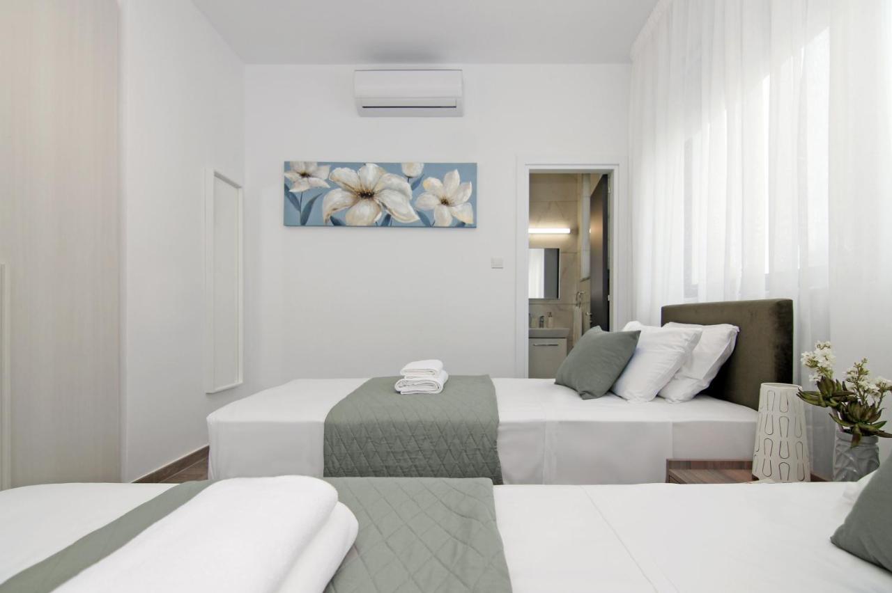 Villa Queen Eleanor โปรทาราส ภายนอก รูปภาพ