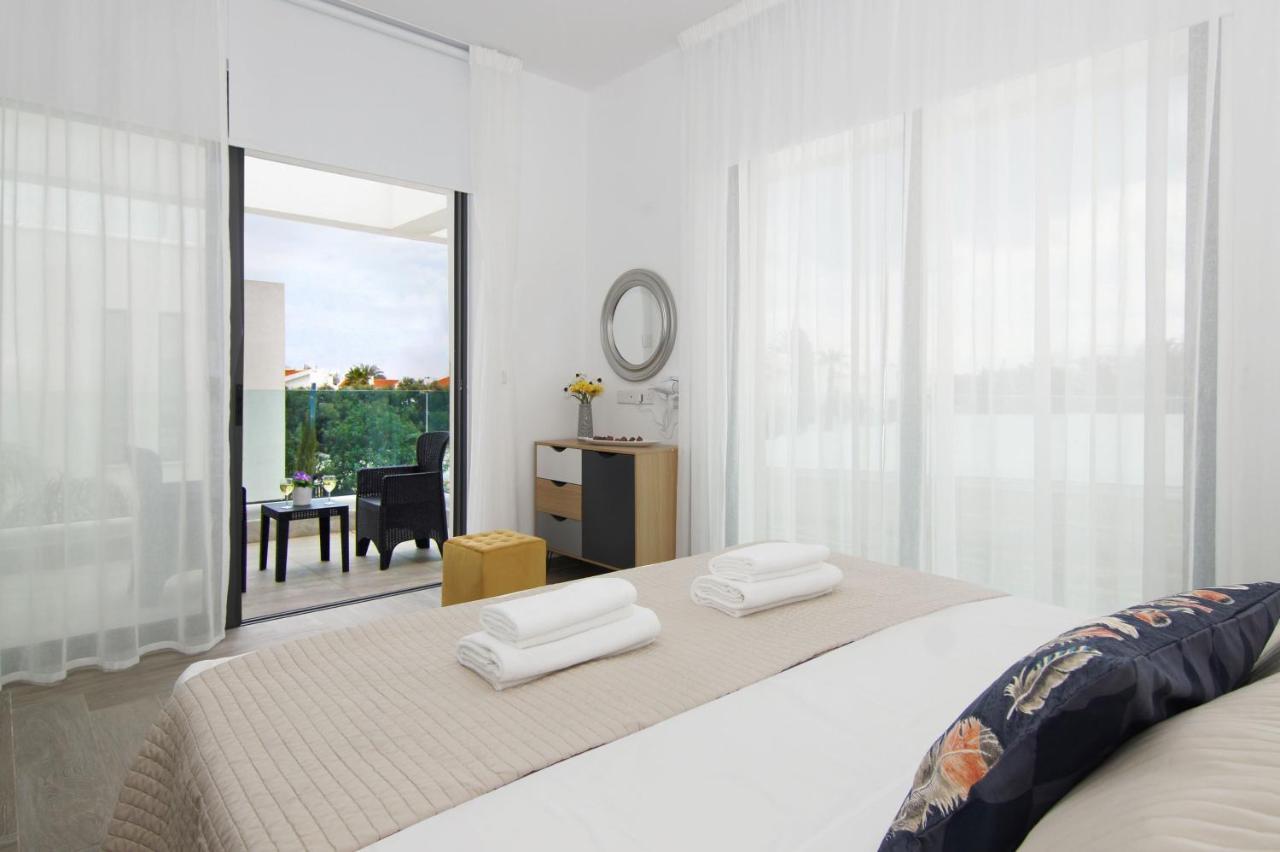 Villa Queen Eleanor โปรทาราส ภายนอก รูปภาพ