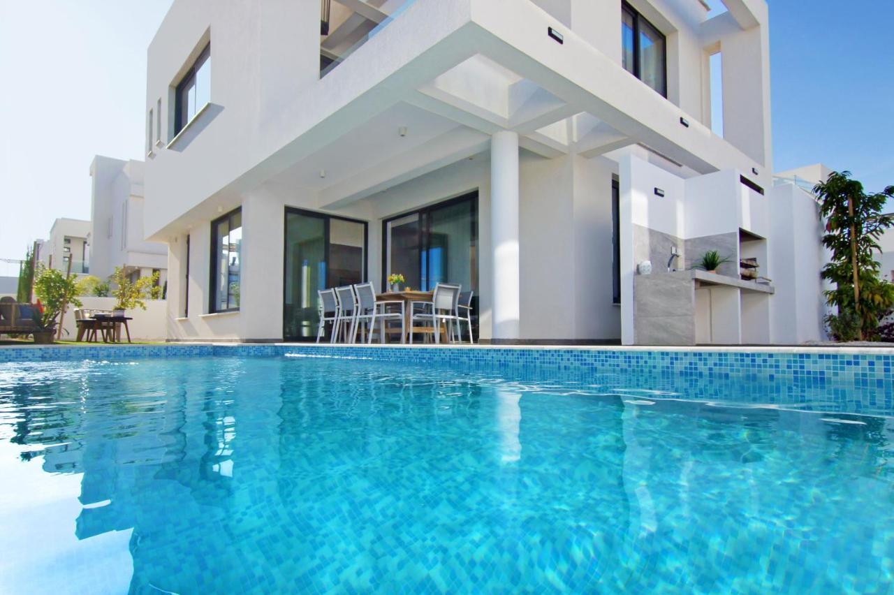 Villa Queen Eleanor โปรทาราส ภายนอก รูปภาพ