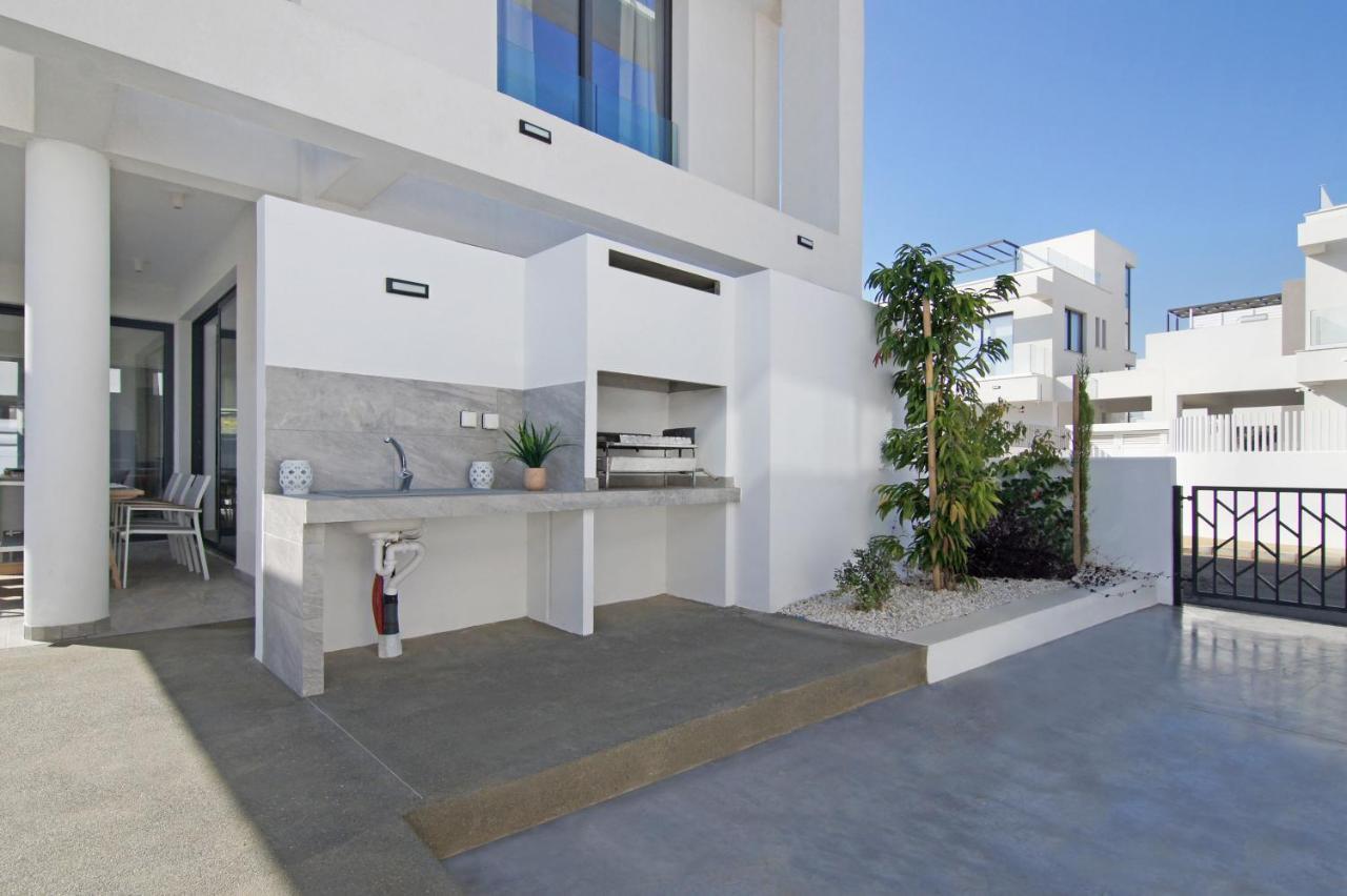 Villa Queen Eleanor โปรทาราส ภายนอก รูปภาพ