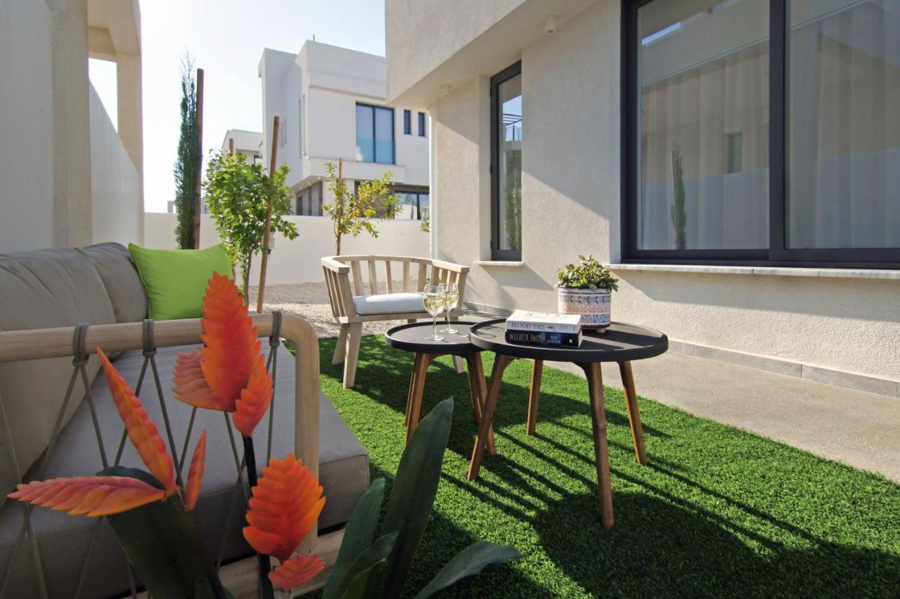 Villa Queen Eleanor โปรทาราส ภายนอก รูปภาพ
