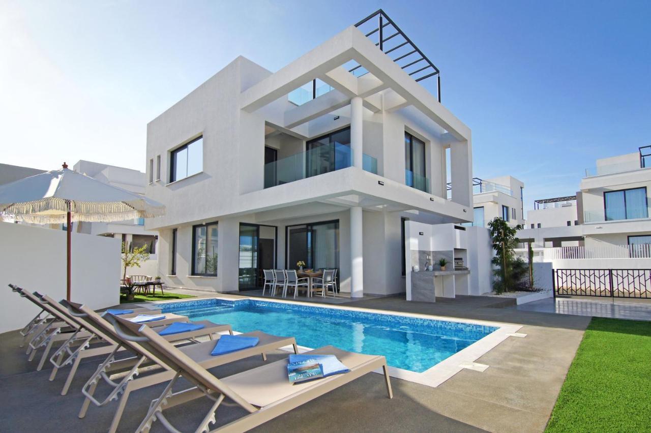 Villa Queen Eleanor โปรทาราส ภายนอก รูปภาพ
